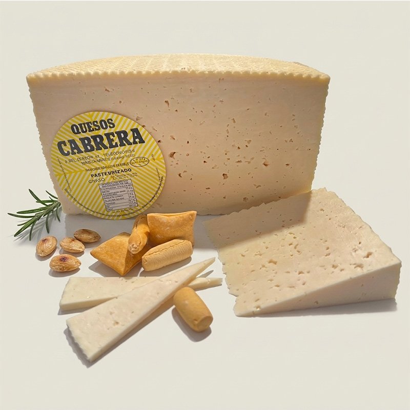 Queso tierno de oveja manchega de La Mancha con textura cremosa elaborado artesanalmente en Ciudad Real.